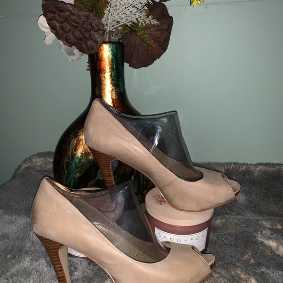 ❌❌SOLD❌❌Nine West Peep toe Heels - Picture 4 of 6